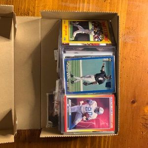 Lot of 100 sleeved/hard covered cards